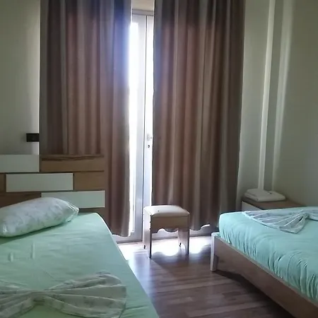 Blue Sky Otel Golem (Tirana)
