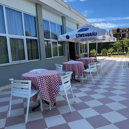 Blue Sky Ξενοδοχείο Golem (Tirana)